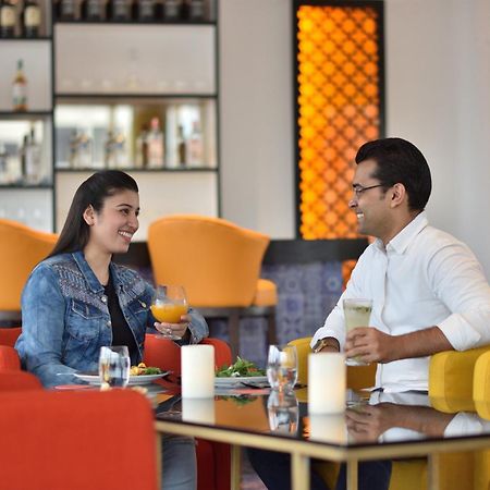 เลอ เมเริเดียน ไฮเดอราบัด Hotel ภายนอก รูปภาพ The Lounge at Mumbai Airport