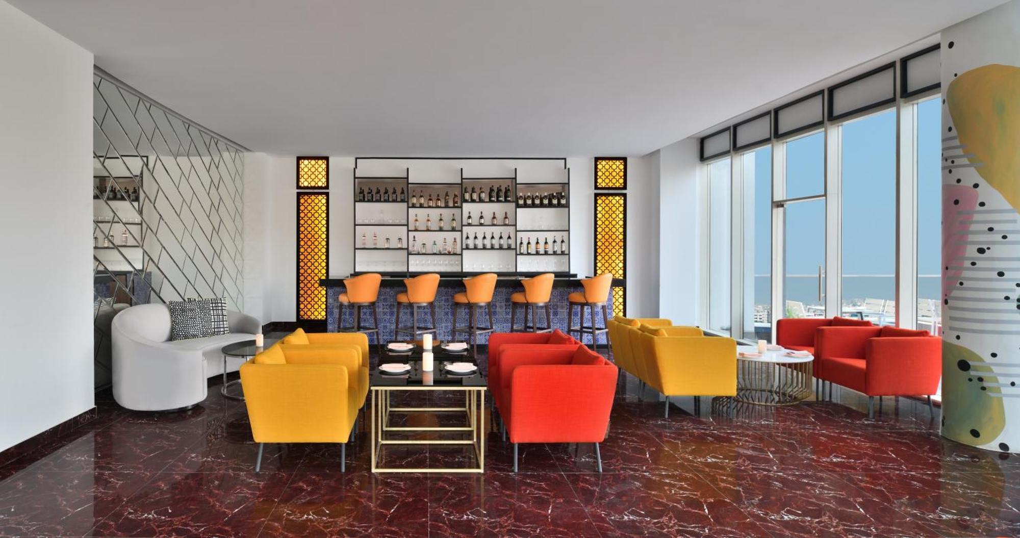 เลอ เมเริเดียน ไฮเดอราบัด Hotel ภายนอก รูปภาพ The bar at the 360° Sky Lounge