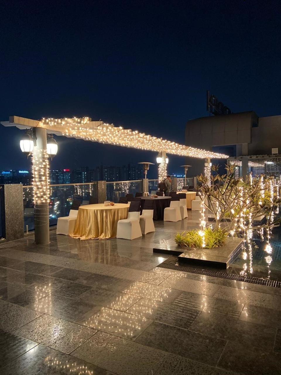 เลอ เมเริเดียน ไฮเดอราบัด Hotel ภายนอก รูปภาพ The Terrace at The Park, New Delhi