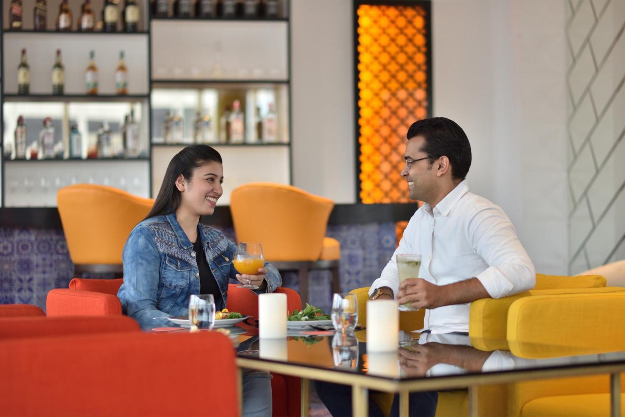 เลอ เมเริเดียน ไฮเดอราบัด Hotel ภายนอก รูปภาพ The Lounge at Mumbai Airport